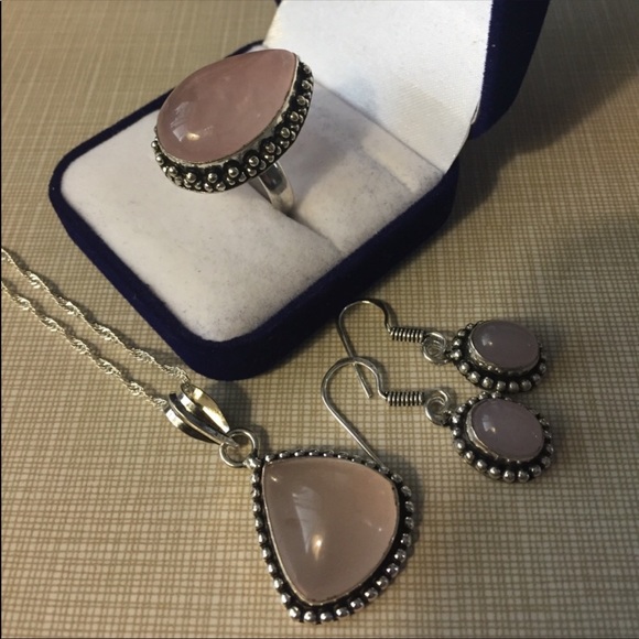 Beautiful Rose Quartz Set - Picture 2 of 6